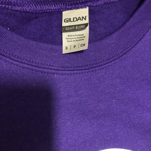 Lakers Gildan Crewneck - Picture 5 of 5